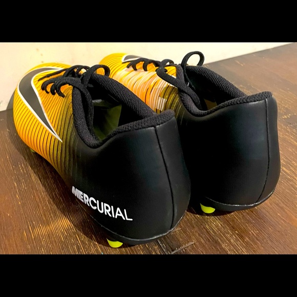 Nike Mercurial Vapor || Gold/Black Soccer Cleats 💛🖤 - Picture 3 of 7
